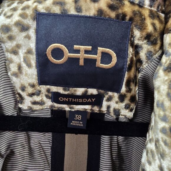 John Varvatos OTD Blazer Medium Animal Velvet Designer Button Front Cheetah New - Picture 13 of 16